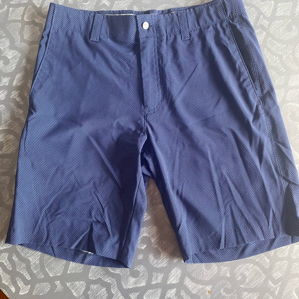 Callaway.‎ Blue men’s golf shorts size 32.